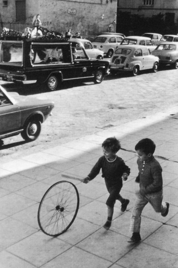 Palermo 1970 spelende kinderen (Bresson)